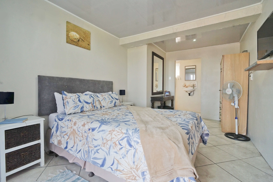 5 Bedroom Property for Sale in Winterstrand Eastern Cape